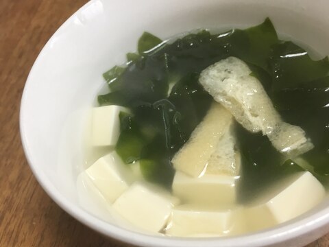 豆腐とわかめのおすまし